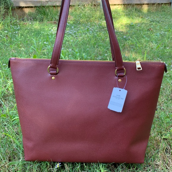 Coach Gallery  Tote Wine F79608 - Picture 2 of 6